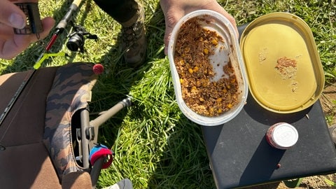 Am Steinbuckweiher in Buchheim in der March bei Freiburg trifft sich die Anglerjugend 