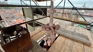 Die Reparaturarbeiten am Freiburger Münster enden nie. Das neuste Projekt: Ein neuer Strebepfeiler.