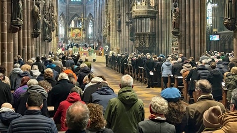 Seligsprechung im vollen Freiburger Münster - Seliger ist der von den Nationalsozialisten 1944 ermordete Priester Max Josef Metzger