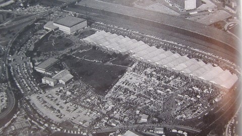 Das Offenburger Messegelände in den 1960er-Jahren. Oben ist bereits das Burda-Hochhaus zu sehen. 