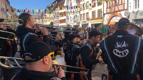 In der Waldshter Innenstadt tanzen am Fasnachtsmontag die Narren 