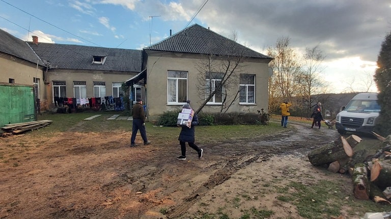 Die "Ukrainehilfe Berezynka und Mukatschewo" unterstützt ein Waisenhaus ein Binnenflüchtlingsheim in der West-Ukraine.