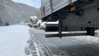 Wenn nichts mehr geht: Diese Lkw sind im Schwarzwald liegengeblieben.