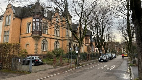 In einem alten Gebäude im Stadtteil Wiehre ist die Oberberg Tagesklinik.