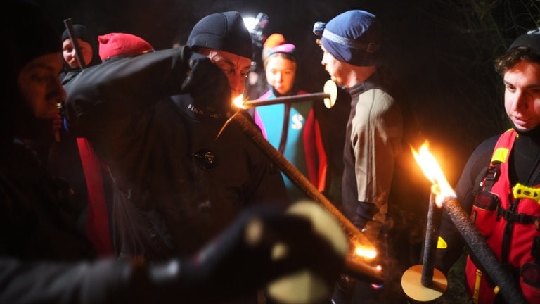 Impressionen vom Silvesterschwimmen in Neuenburg