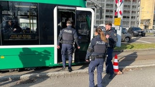 Ein Team der Bundespolizei bei Grenzkontrollen in Weil am Rhein. Seit September gibt es vorübergehend Kontrollen an allen deutschen Grenzen, um die irreguläre Migration einzudämmen.