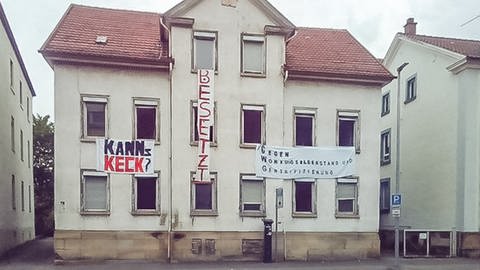 Das Hausbesetzer aus der Kaiserstraße in Reutlingen werden zu Hausbesitzern. So sah es zur Zeit der Besetzung aus. (Foto: Fanclub Kollektives Eigenheim e.V.)
