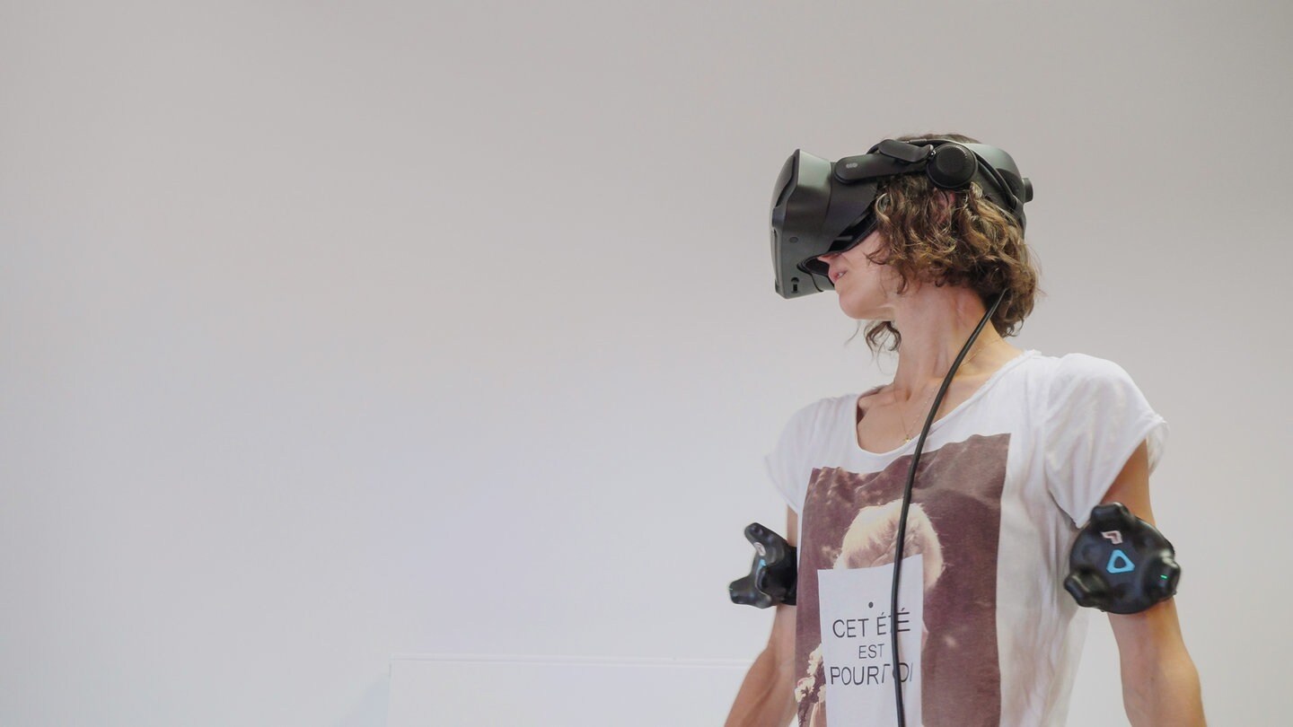 Uni-T-bingen-Virtual-Reality-soll-bei-Magersucht-helfen