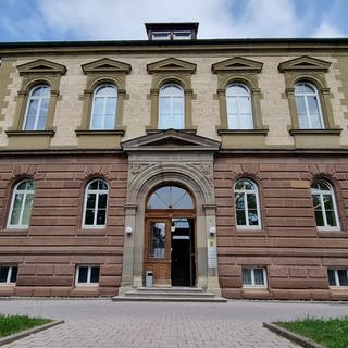 Das Hauptgebäude des Land- und Amtsgerichts Hechingen von außen