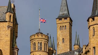 Burg Hohenzollern: Unionjack auf Halbmast