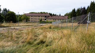 Leerstehende Gebäude auf dem ehemaligen Kasernengelände in Meßstetten im Zollernalbkreis