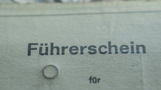 Der Papierführerschein von Jahrgang 1959 bis 1964 muss bis zum Januar 2023 gewechselt werden.