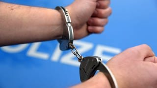 Polizeirevier Balingen klärt 300 Sachbeschädigungen an PKW in Ortschaften Tübingen und Zollernalbkreis auf.
