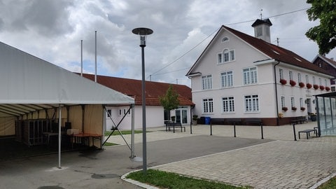 Ein Festzelt auf dem Melchinger Festplatz