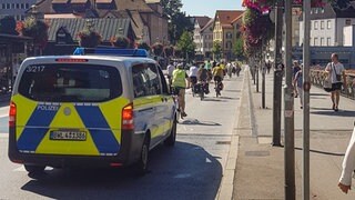 Abfahrt in Tübingen auf der Etappe nach Balingen. Bei Ohne Kerosin Nach Bayern (OKNB) handelt es sich um eine Klimaprotesttour auf dem Fahrrad. Mit der Demonstration soll der Protest gegen die autozentrierte Verkehrspolitik und Wirtschaft nach München zur Internationalen Automobil-Ausstellung (IAA) getragen werden.