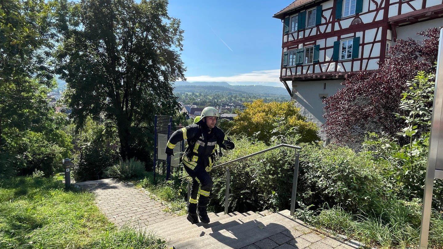 Feuerwehrmann tritt beim Rescue-Run in Gomaringen an