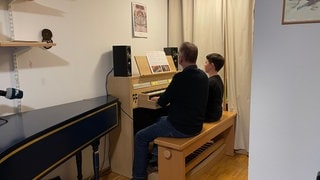 Der 10-jährige Laurens Lutz spielt leidenschaftlich gerne Orgel. Bei der Nacht der offenen Kirchen in Tübingen-Bühl trat er zum ersten Mal auf.