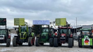 Bauern protestieren mit Traktoren im Landkreis Reutlingen
