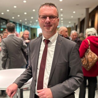 Stephan Neher nach der offiziellen Kandidatenvorstellung im Vorraum der Festhalle. Der 50-Jährige möchte in seine dritte Amtszeit als Oberbürgermeister von Rottenburg.