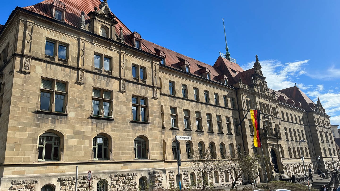 Das Landgericht Tübingen wird ein Mordprozess verhandelt.