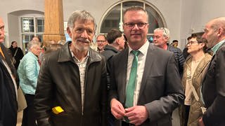Gehen bei der Rottenburger Oberbürgermeisterwahl in die Stichwahl: Klaus Weber (links) und Stephan Neher (rechts).