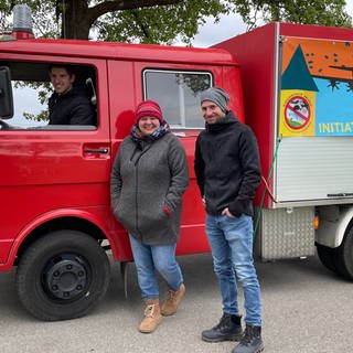 Die Bürgerinitiative "Waldhof" fuhr zum Tag des Lärms mit diesem umgebauten Feuerwehrauto durch die Ortschaften und spiele dabei laut dem Fluglärm des geplanten Absprunggeländes des Kommando Spezialkräfte der Bundeswehr ab. 