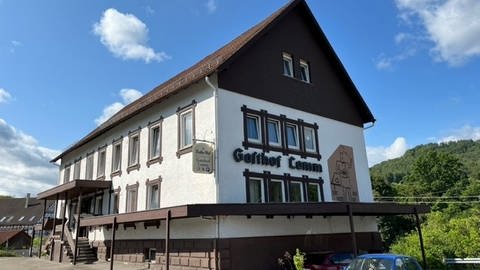 Zu sehen ist das ehemalige Gasthaus "Lamm" in Burladingen Killer, das zu einer Unterkunft für Asylbewerber umgebaut werden soll.