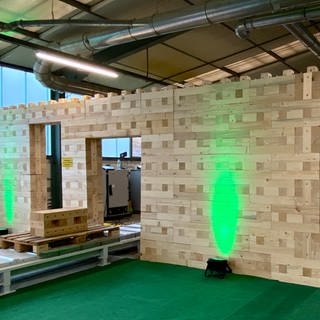 Nachhaltiges Holzhaus: TRIQBRIQ AG fertigt aus Holzresten neue Bausteine und Bauelemente in Tübingen