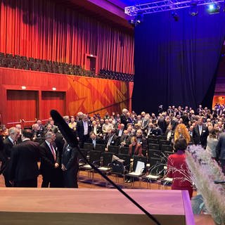 Rednerpult beim Neujahrsempfang der IHK und HK Reutlingen in der Reutlinger Stadthalle