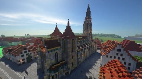 Die Reutlinger Marienkirche im Videospiel Minecraft. Justin Vu hat sie Stein für Stein nachgebaut. Besonders schwierig waren für ihn die vielen äußeren Verzierungen.