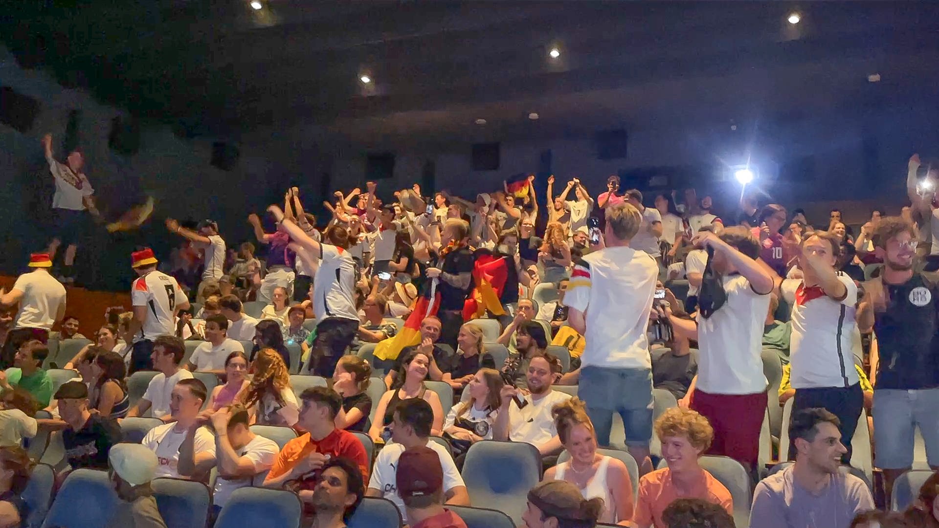 Public Viewing im Kino: Kommt da Fußball-Stimmung auf?