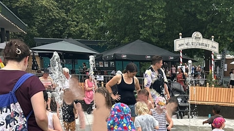 Viele Kinder haben sich auf dem Wasserspielplatz in Rottenburg vergnügt und wurden dann krank - jetzt sind Keime im Wasser nachgewiesen worden.