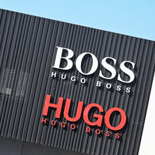 Der Modekonzern Hugo Boss mit Hauptsitz in Metzingen trennt sich von seinem Russland-Geschäft. Die russische Tochtergesellschaft des Unternehmens geht an einen Großhandelspartner in Russland.