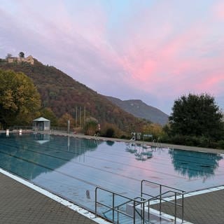 Herbsteinbruch im Freibad in Bad Urach