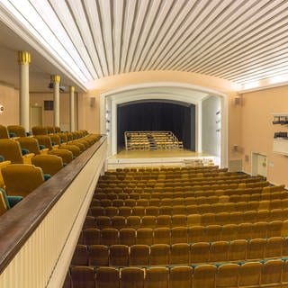 Das Theater im Kurhaus in Freudenstadt mit seinen knapp 600 Sitzplätzen - bleiben dort Plätze frei, können bedürftige Menschen mit den "Frei-Tickets" dort kostenlos ins Theater.