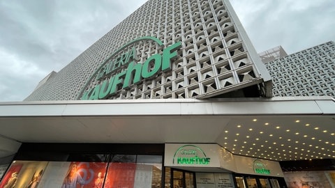 Der Discounter Tedi zieht in das ehemalige Gebäude von Galeria Kaufhof in Reutlingen ein. Wie lange, ist noch offen.