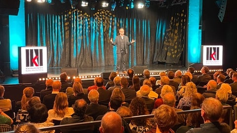 Der Kabarettist René Sydow aus Radolfzell am Bodensee beim Kleinkunstpreis Baden-Württemberg 2024 in Reutlingen.