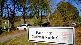 Ein Wanderparkplatz in Albstadt. Die Stadt prüft derzeit, ob dort bald Gebühren fällig werden könnten.