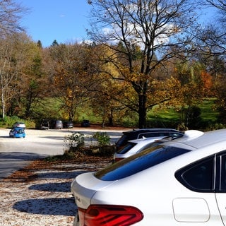 Ein Wanderparkplatz bei Albstadt im Zollernalbkreis. Die Stadt rechnet derzeit nach, ob sich Parkgebühren lohnen könnten.