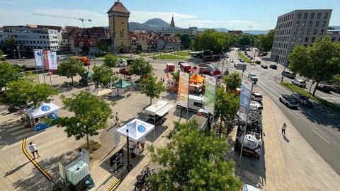 Zahlreiche Infostände beim Extremwettertag in Reutlingen, der in der Stadthalle und im Bürgerpark stattgefunden hat.