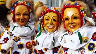 Hästräger starten in die schwäbisch-alemannische Fasnet. Mit dem Häsabstauben, dem Abstauben der Masken am Dreikönigstags, beginnt in Baden-Württemberg die Fastnacht. 