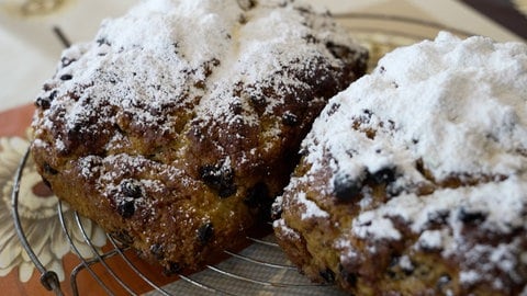 Weihnachtsbäckerin aus Pfullingen backt Christstollen für über 500 Bestellungen