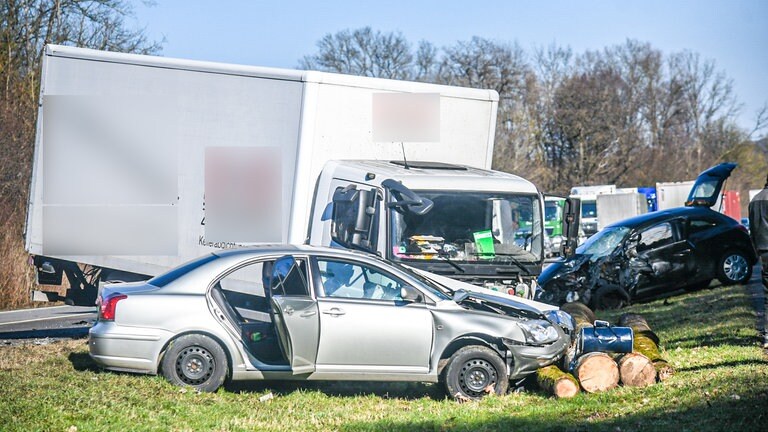 Fünf Verletzte Bei Unfall Auf Der B29 Bei Schwäbisch Gmünd - SWR Aktuell