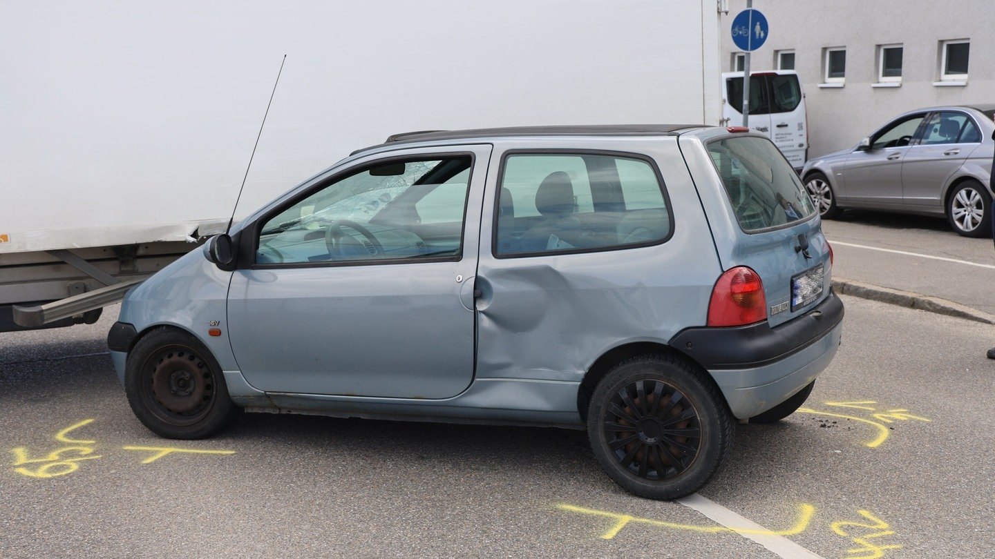 Unfall Bei Blaustein: Kleinlaster Kollidiert Mit Pkw - SWR Aktuell