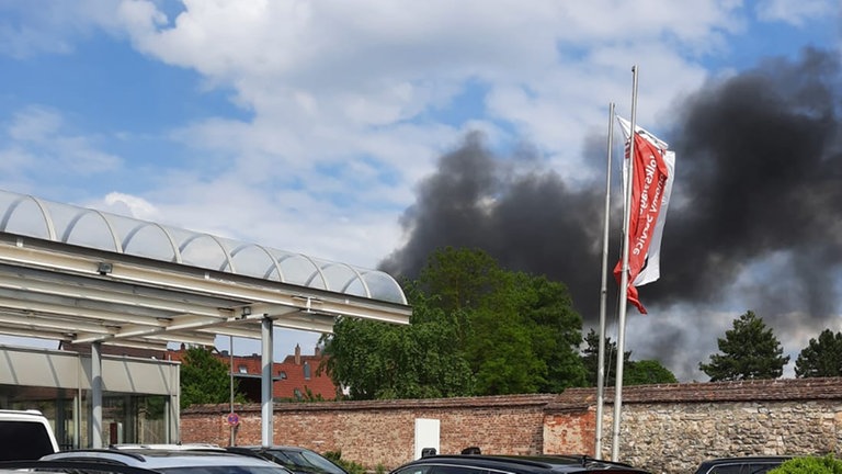 Weststadt In Ulm: Brand In Rohbau Eines Sanitätshauses - SWR Aktuell