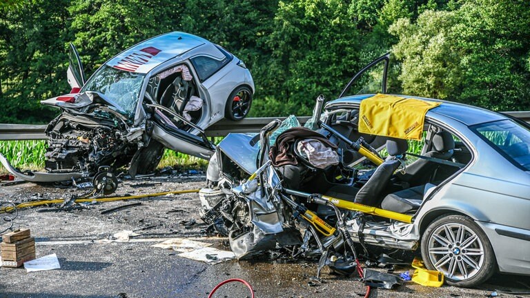 Unfall Mit Zwei Schwerverletzten Auf Der B29 Bei Aalen - SWR Aktuell