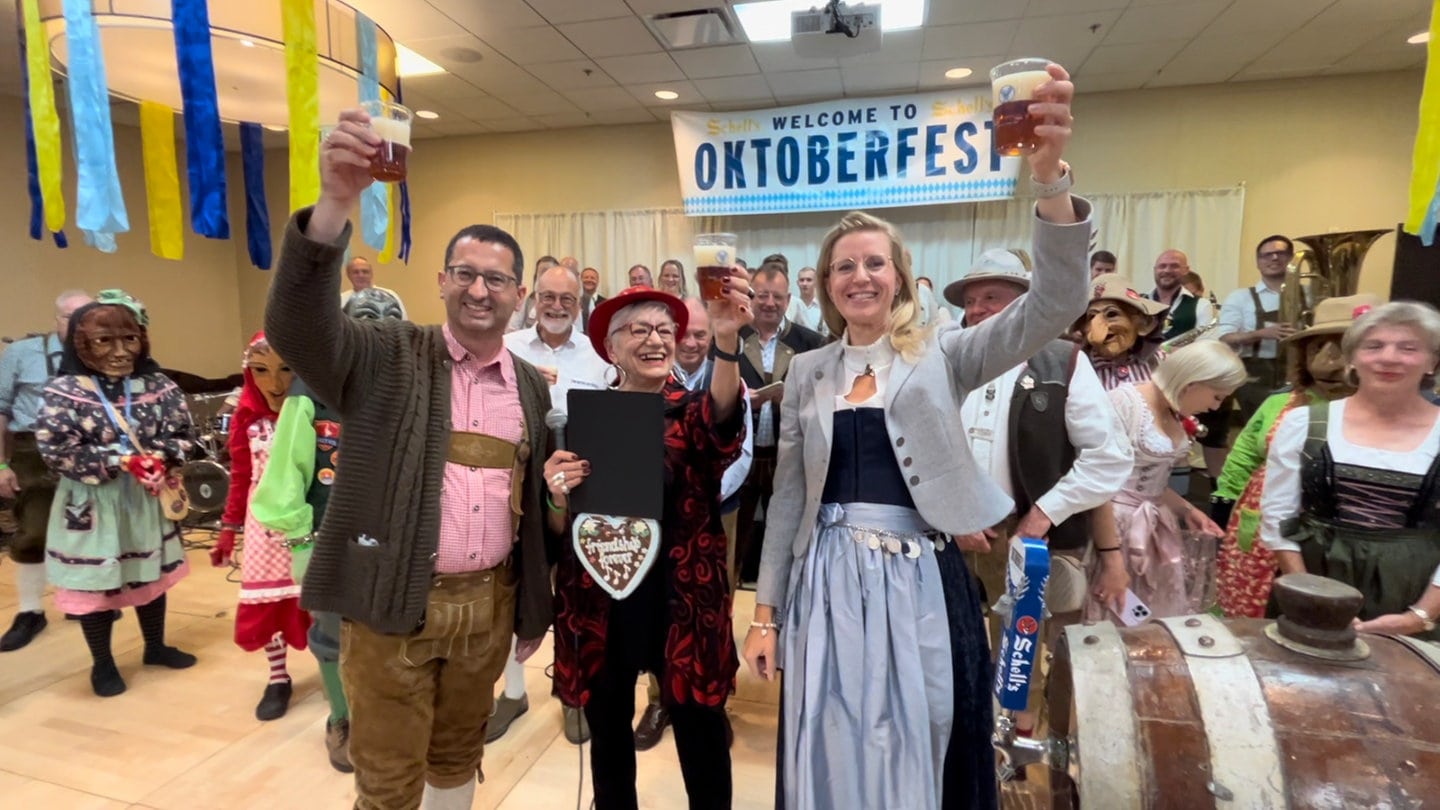 Stadtkapelle NeuUlm zu Gast beim Oktoberfest in New Ulm SWR Aktuell