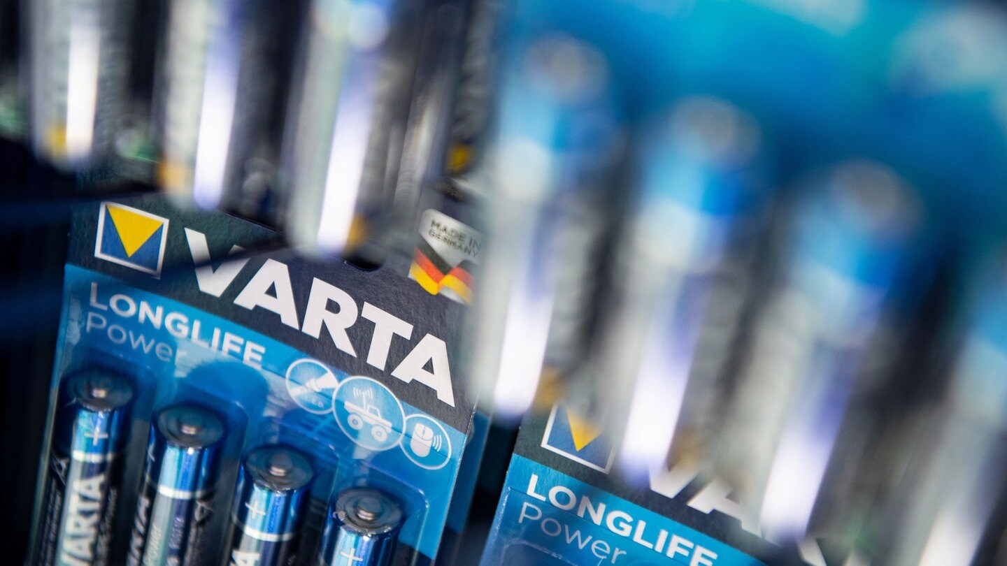 Batteriehersteller VARTA Weiterhin Durch Cyberattacke Lahmgelegt - SWR ...