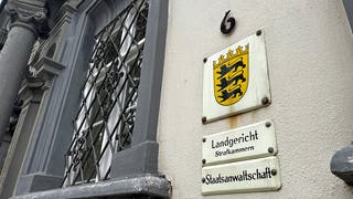 Ein 37-jähriger Mann ist angeklagt, ein sechsjähriges Mädchen in Rainau (Ostalbkreis) sexuell missbraucht zu haben. Seit Dienstag steht der Mann im Landgericht Ellwangen vor Gericht.