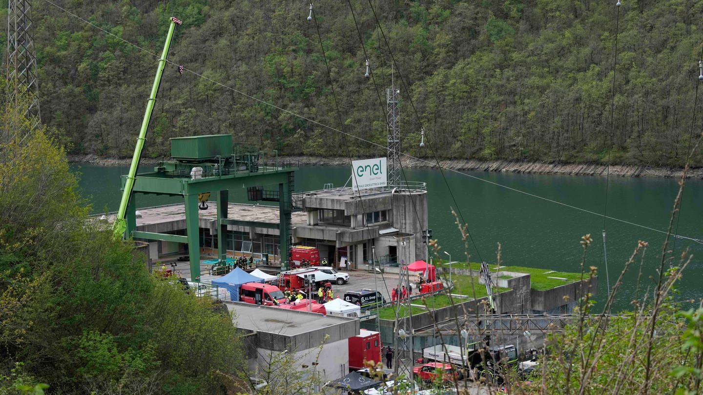 Blick auf das Wasserkraftwerk: Unter den nach einer Explosion in einem norditalienischen Wasserkraftwerk vermissten Menschen ist auch ein Mitarbeiter des Heidenheimer Unternehmens Voith Hydro.